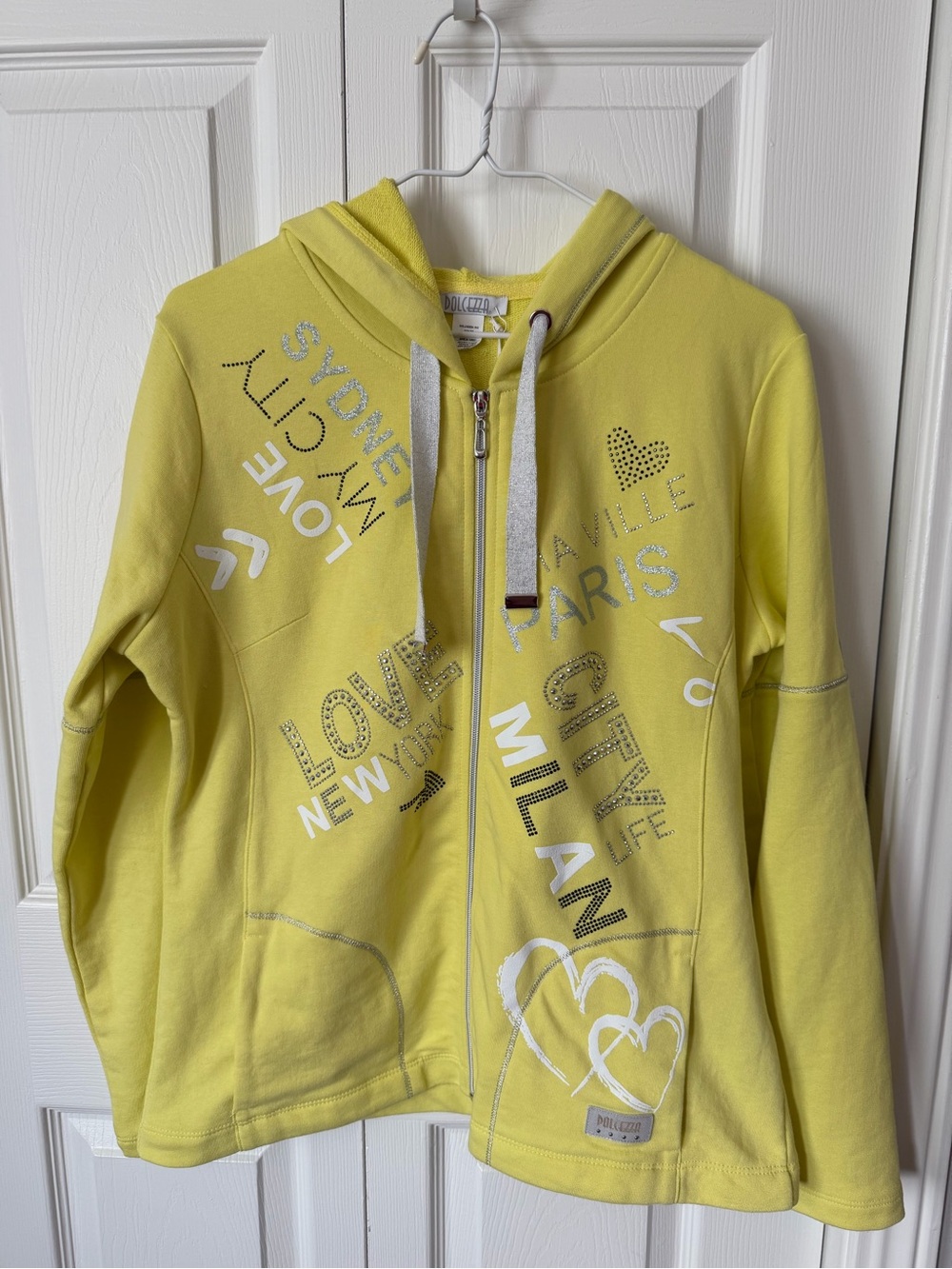 Dolcezza Women’s Yellow Zip Front Hoodie with City Heart Graphics